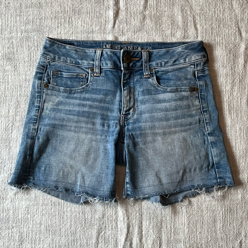 American Eagle Midi Jean Shorts - Light wash, Size 6